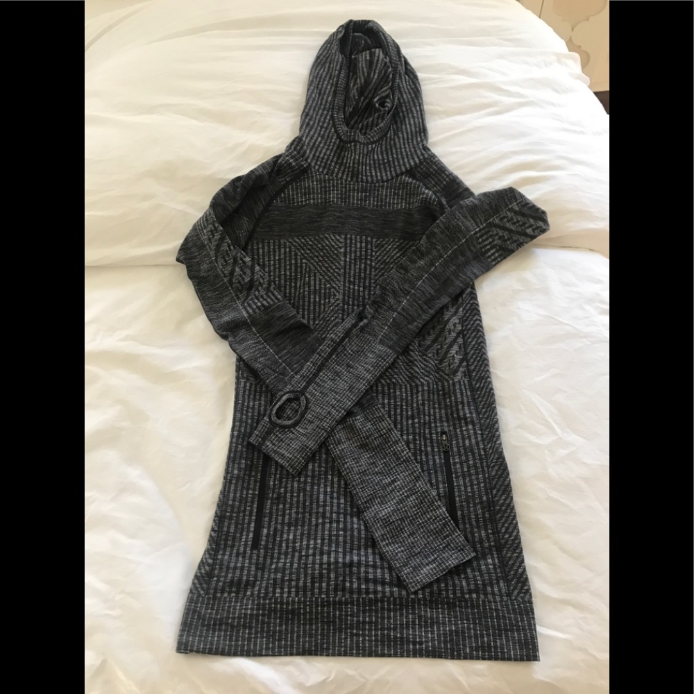 Lululemon gray and black hoodie
